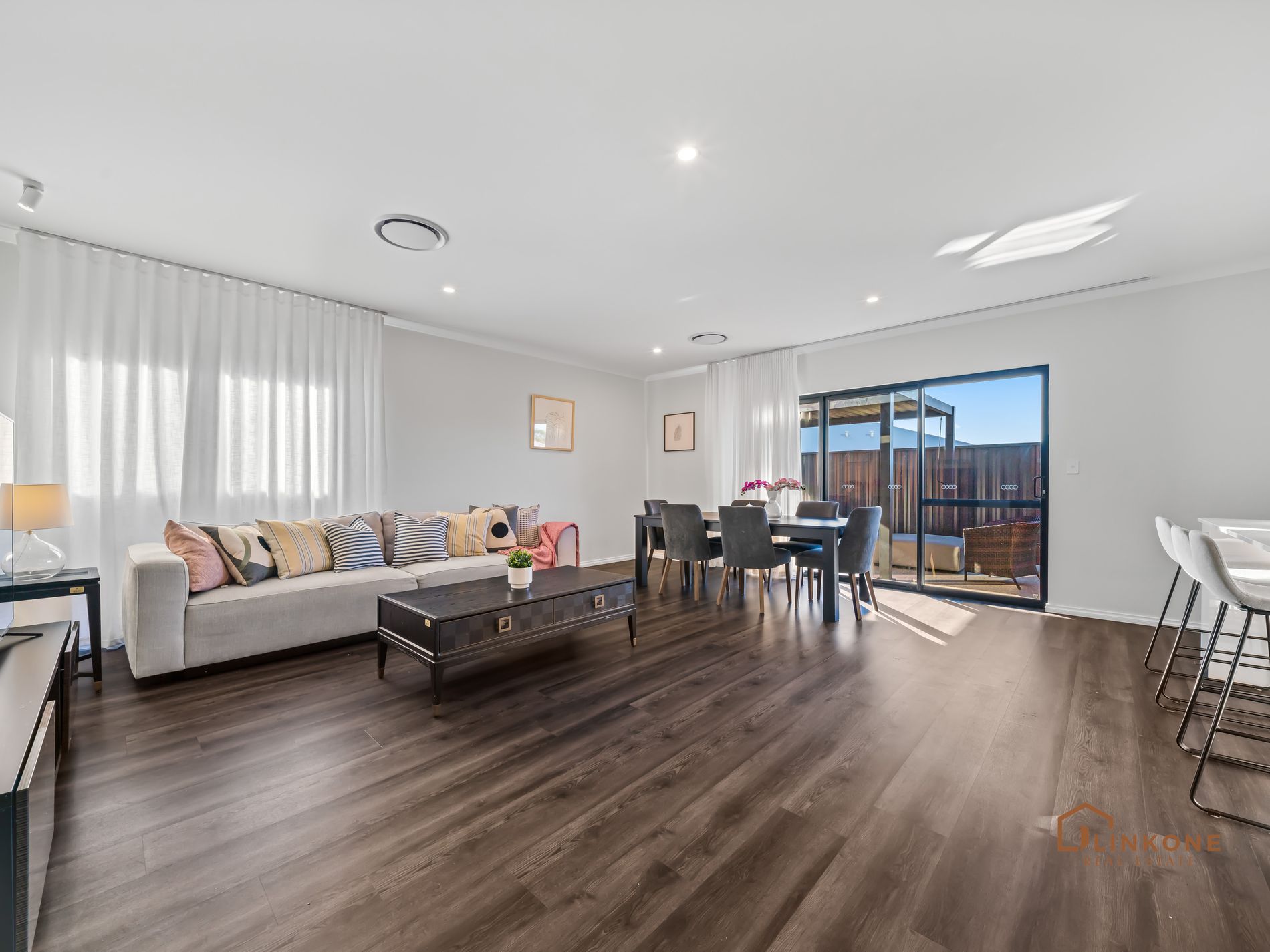 28 Arrowsmith Loop, South Guildford