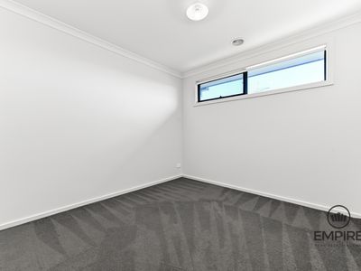 71 Picnic Avenue, Clyde North