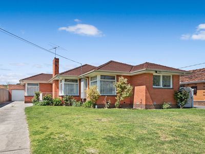 14 Palm Beach Crescent, Mount Waverley