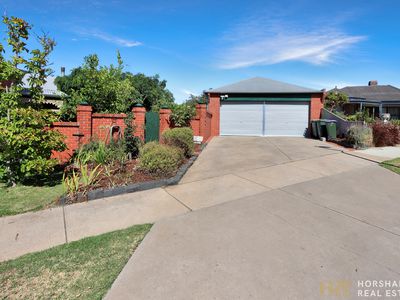 12 Farrar Avenue, Horsham