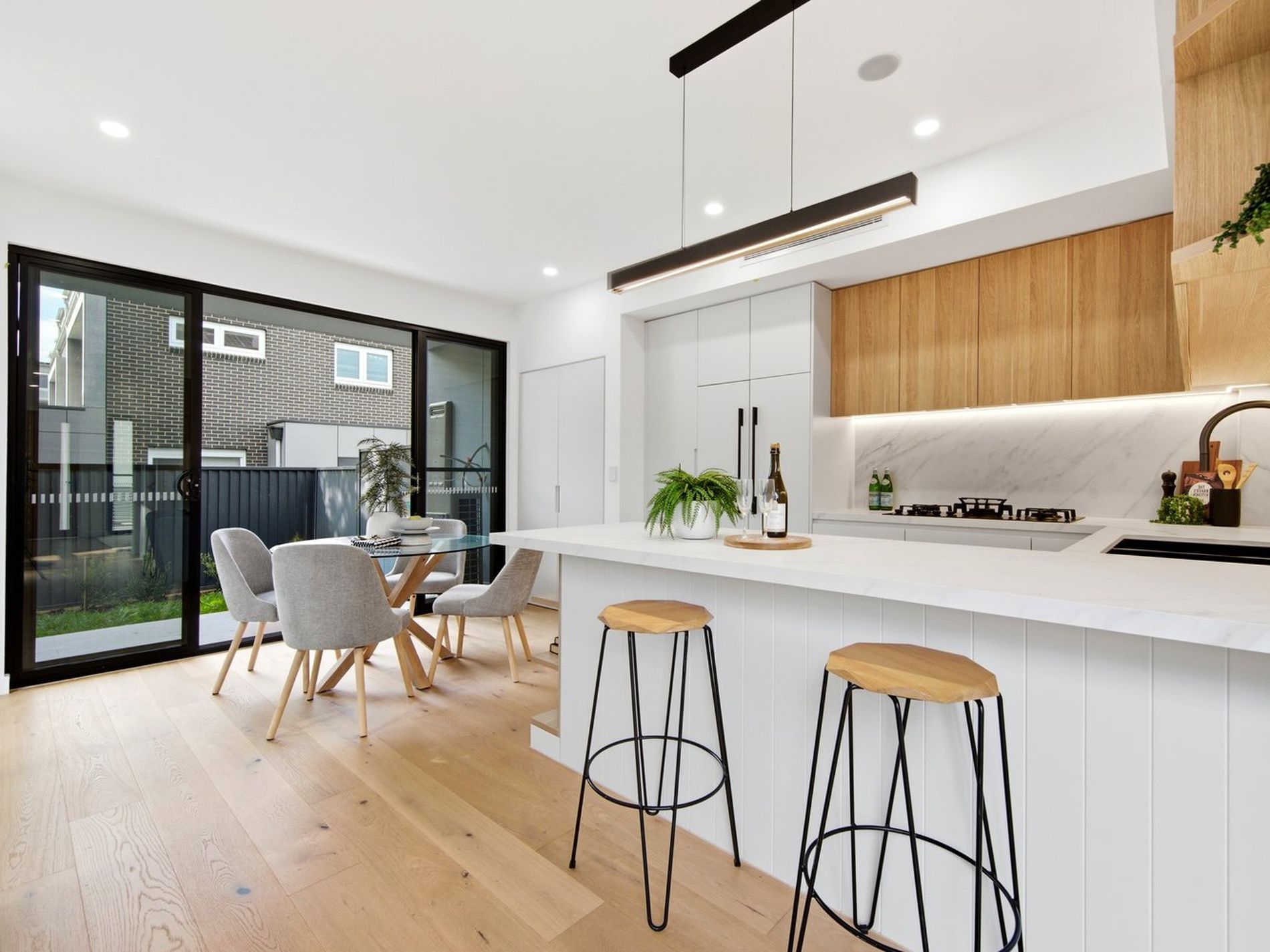 Townhouse / 9-9a Old Berowra Road, Hornsby