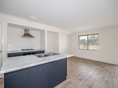 72 Calvert Loop, Hilbert