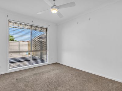 1/3 Rose Crescent, Fitzgibbon