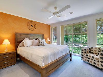 2 Camphorwood Close, Jerrabomberra