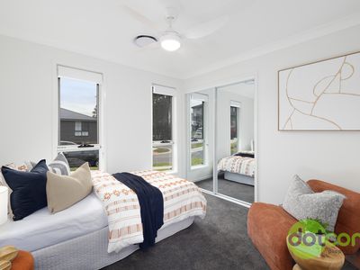 2 / 12 Aurora Way, Chisholm