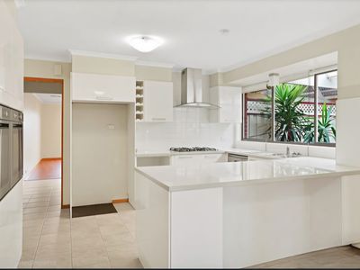 14 Sunbird Cres, Hoppers Crossing