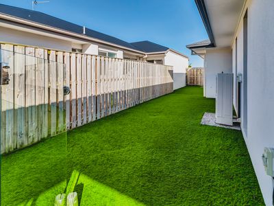 10 Kerang Street, Coomera