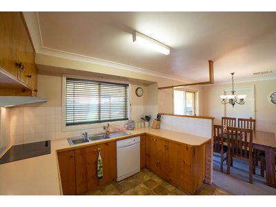 8 Currawong Road, Dubbo