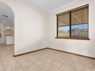 12 Glencairn Way, Parkwood