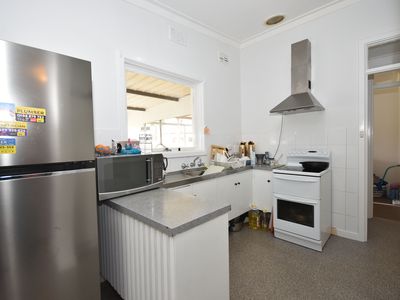 16 Banyard Avenue, Kelmscott