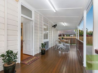 12 Vaughn Street, West End