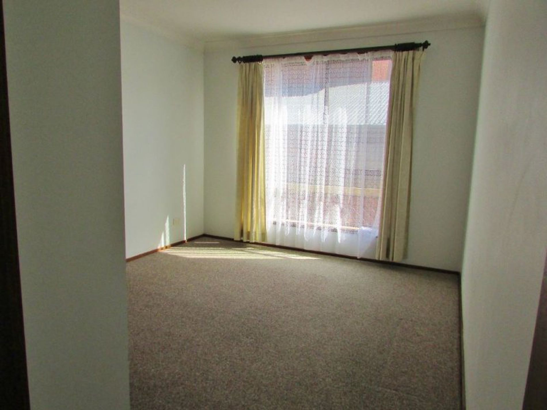 44 Kings Point Drive, Kings Point