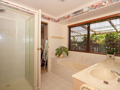 6 CORBET COURT, Pialba