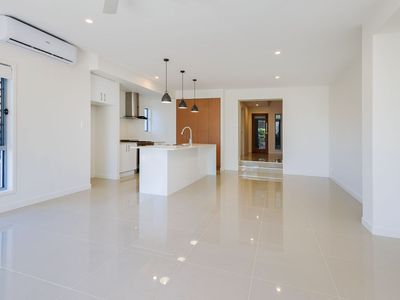 1 / 46 Fletcher Crescent, Pacific Pines