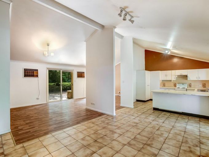 77 Ninderry Road, Bridges