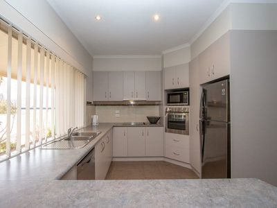 2 / 37 Somerset Crescent, Mansfield