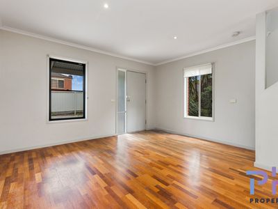 1 / 30B Regency Place, Kennington