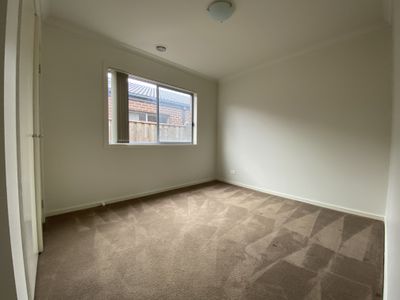3 Ostend Crescent, Point Cook