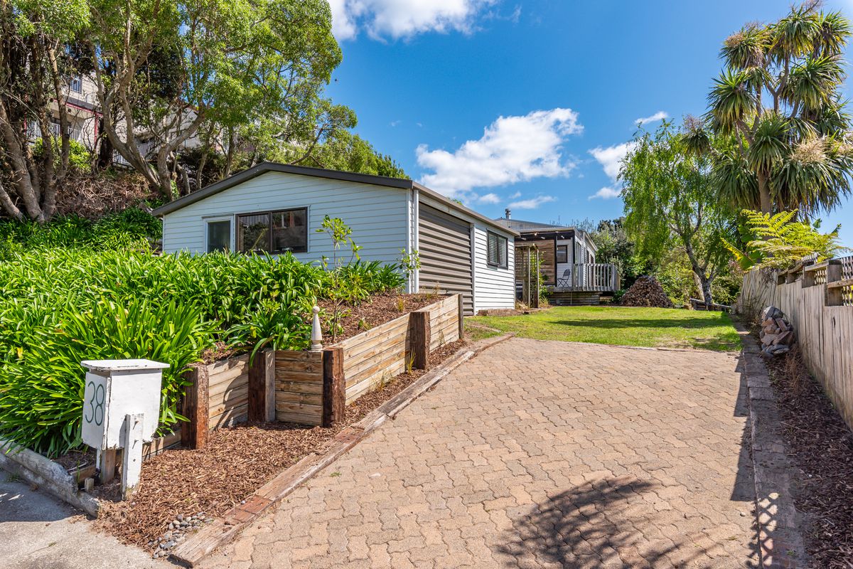 38 Hicks Crescent, Waikanae Beach