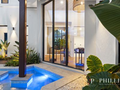 2566 Cressbrook Drive, Hope Island