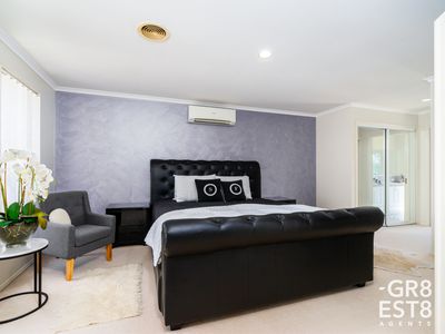 49 JOSEPHINE AVENUE, Cranbourne North