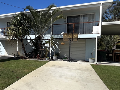 37 Alpinia Avenue, Banksia Beach