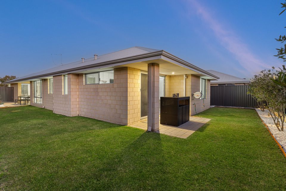 11 AUBURN WAY, Baldivis