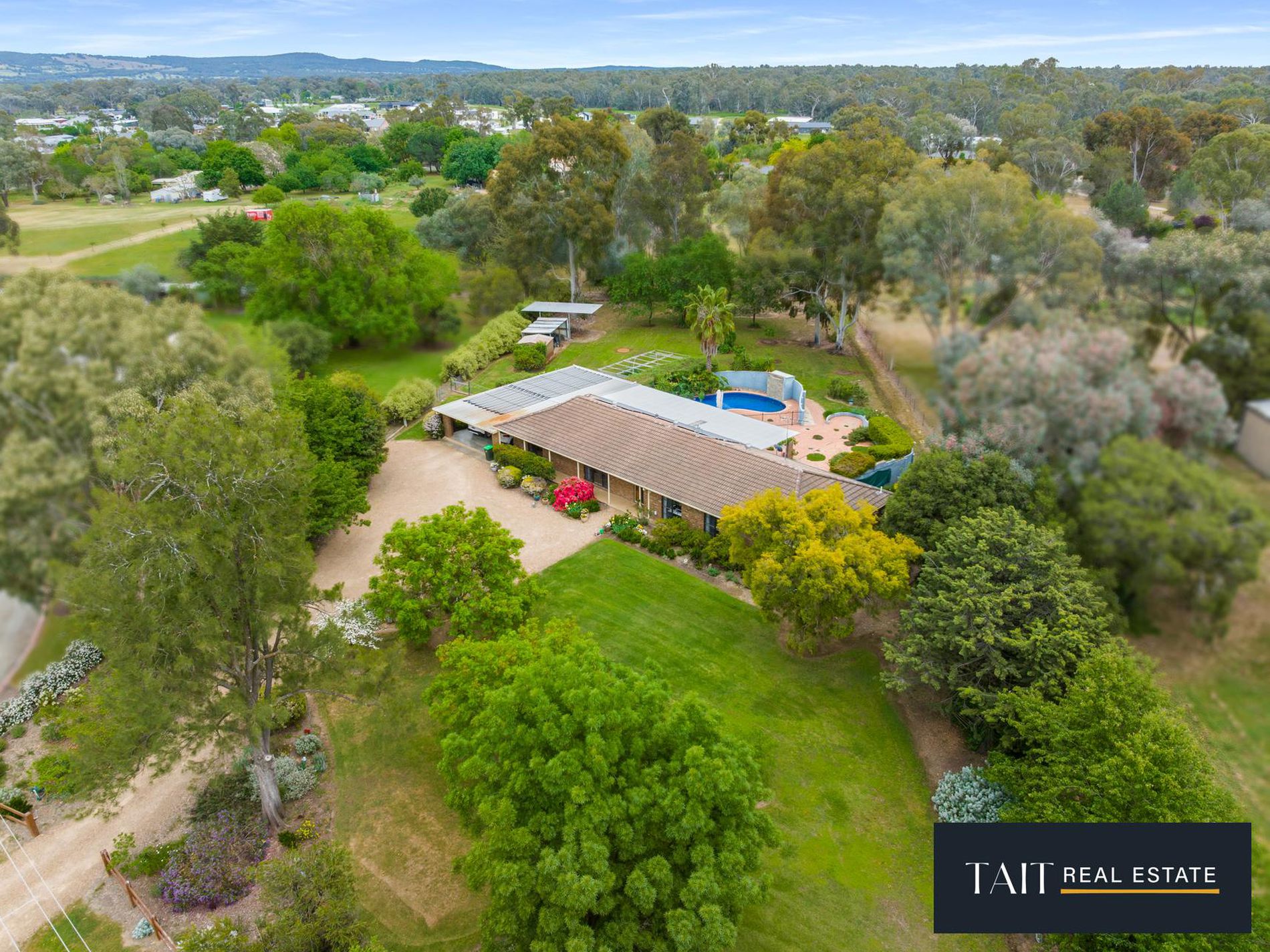 65 Waldara Drive, Waldara