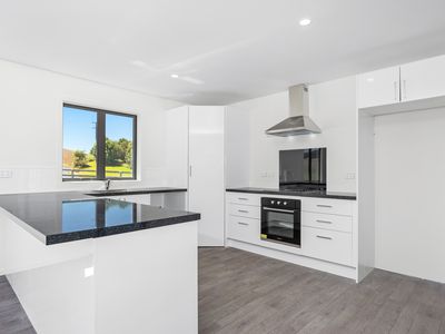 1514 Run Road, Tapora