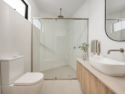 2a Auriel Way, Valley View