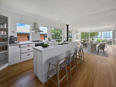 24 Crouch Avenue, Atherton