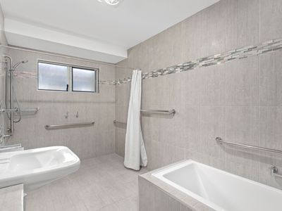 2B Fig Tree Court, Forster