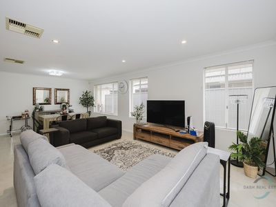 68 Leschenault Loop, Banksia Grove