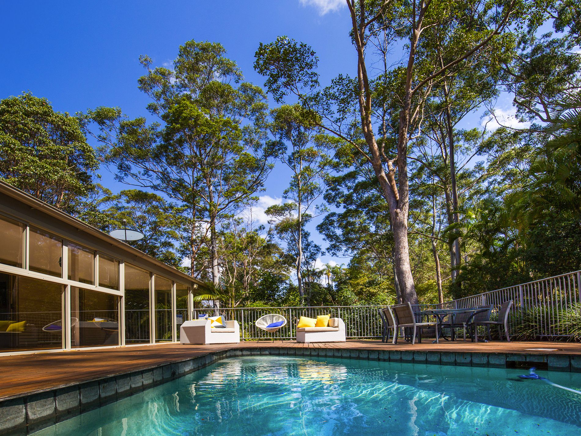 9 Hinterland Cl, Tinbeerwah