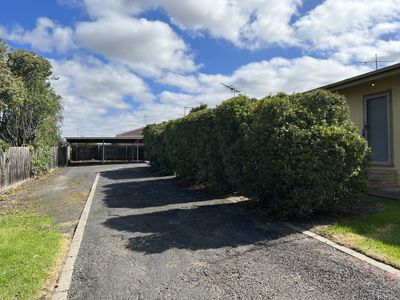 3 / 6 Portarlington Road, Newcomb