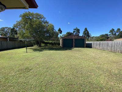 121 Ibis Boulevard, Eli Waters