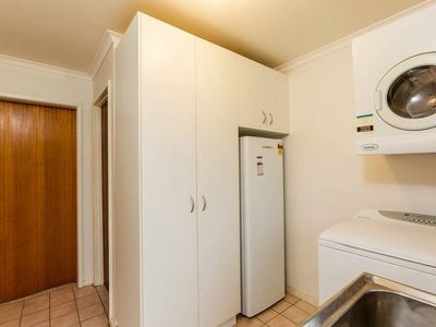 2 Lemin Avenue, Rutherglen