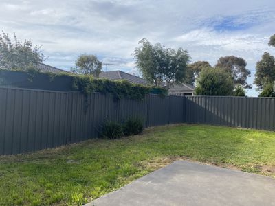 37 Brockwell Crescent, Manor Lakes