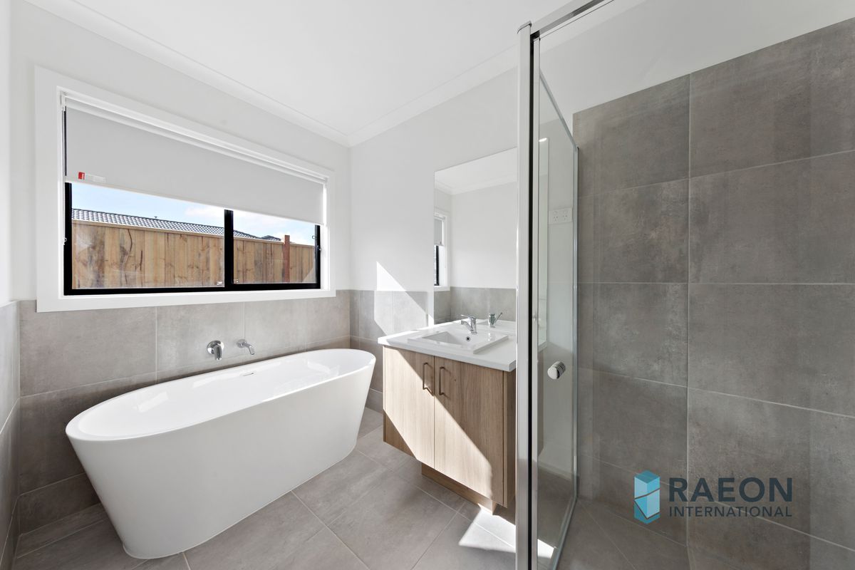 11 Dinner Grove, Tarneit