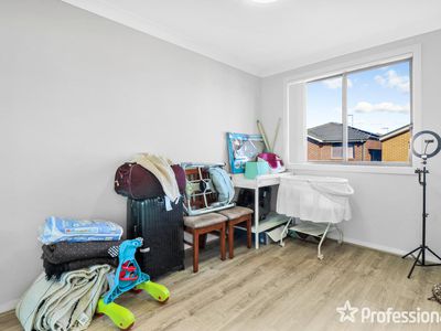 9 Amritsar Glade, Schofields