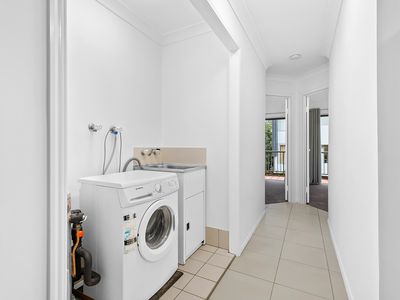 6 / 124 Carmody Road, St Lucia