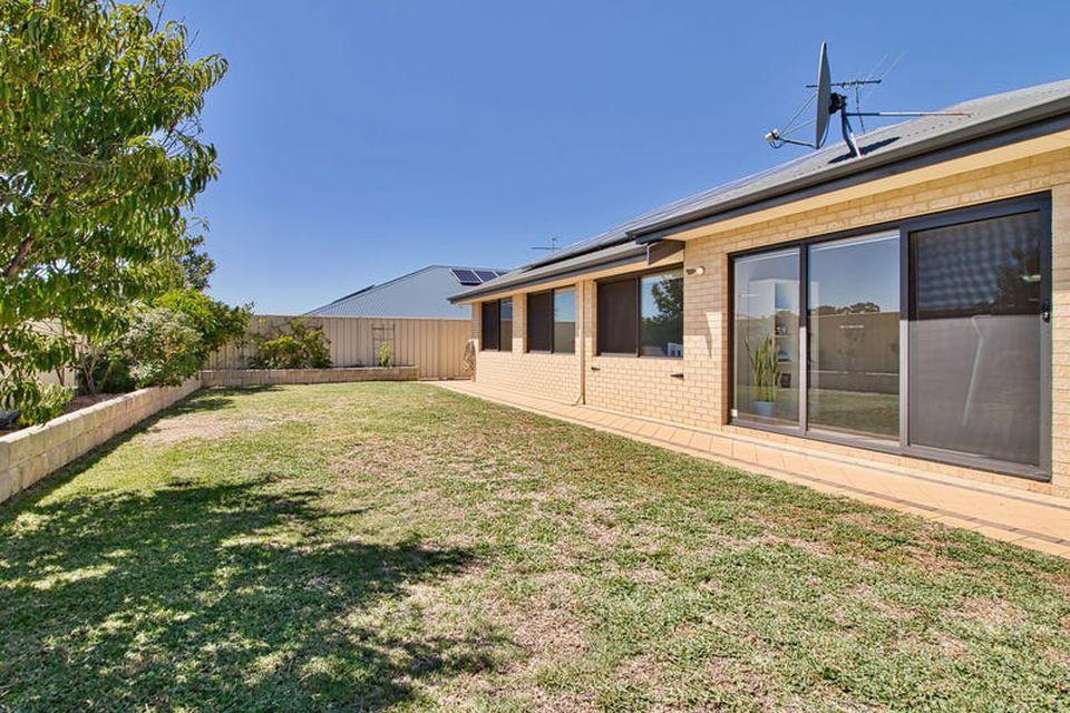 1 Dennis Retreat  , Baldivis