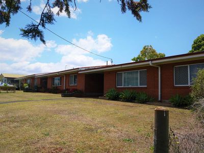 6 Second Avenue , Atherton
