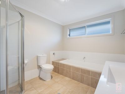 22 Grasstree Avenue, Woongarrah