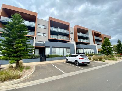 7/50 Catamaran Drive, Werribee South