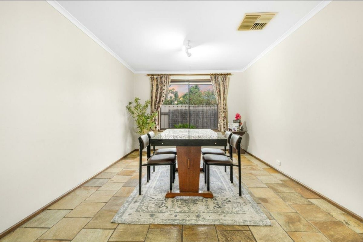 12 Currumbin Avenue, Blakeview