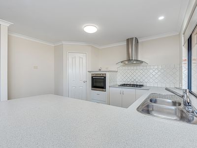 4 Trumpeter Parade, Yanchep