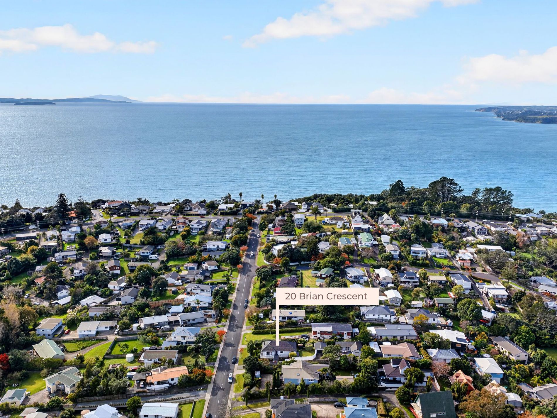 20 & 20A Brian Crescent, Stanmore Bay