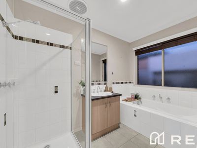 23 Emmer Green Retreat, Cranbourne East