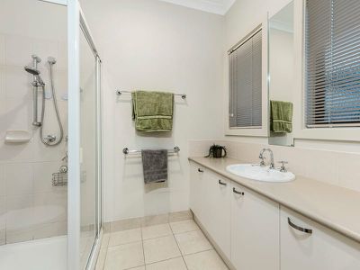 2 / 17 Bass Avenue, Rosebud